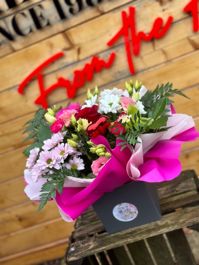 flower-bouquet-instagram-delivery-manchester-oldham-luxury-gift-present-valentinesday