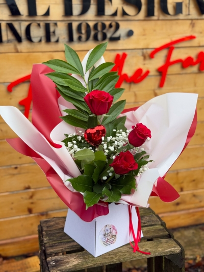 flower-bouquet-instagram-delivery-manchester-oldham-luxury-gift-present-valentinesday