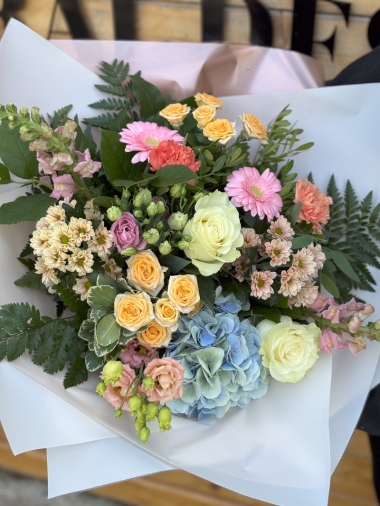 Autumn flowers, pastel bouquet, seasonal blooms, florist delivery, elegant bouquet, fall wedding flowers