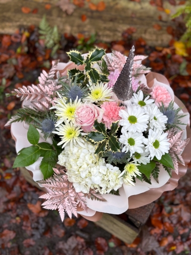 christmas-flower-bouquet-manchester-delivery-oldham